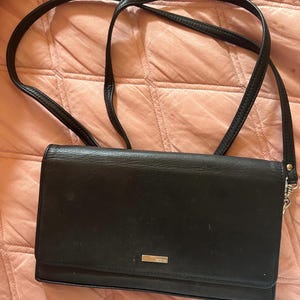 Bandolera/cartera vintage de perlina de cuero negro, suave como la mantequilla, correa acoplable de 122 cm de largo, portagafas de sol en la parte trasera, 21 ranuras para tarjetas de crédito
