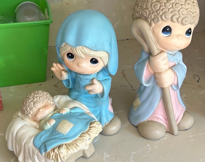 Vintage 1999 Large Precious Moments Nativity Scene, Mary, Joseph & Baby