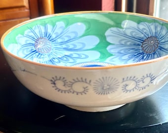 Vtg 30s Japanese Gold Castle Serving Bowl, Vibrant Green Inside w/White & Blue Flowers and Medallion Center, Outside is White w/Blue Design