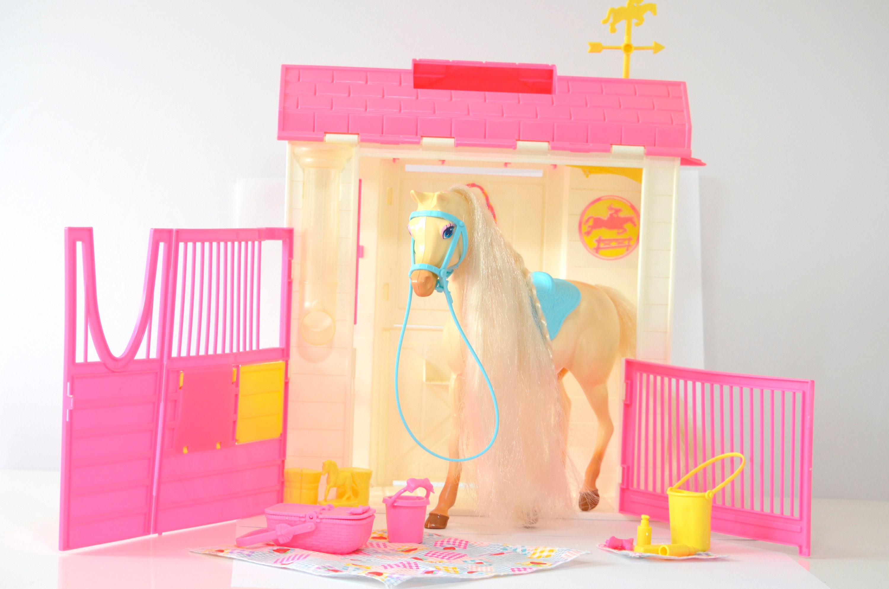 Barbie feeding fun stable sales