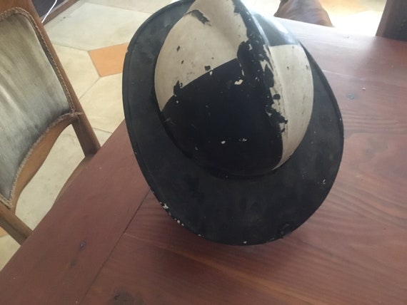 Black and original white Fireman Helmet! Collecti… - image 2