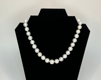 Colar de pérolas brancas do Mar do Sul com fecho de diamante e ouro branco 14K