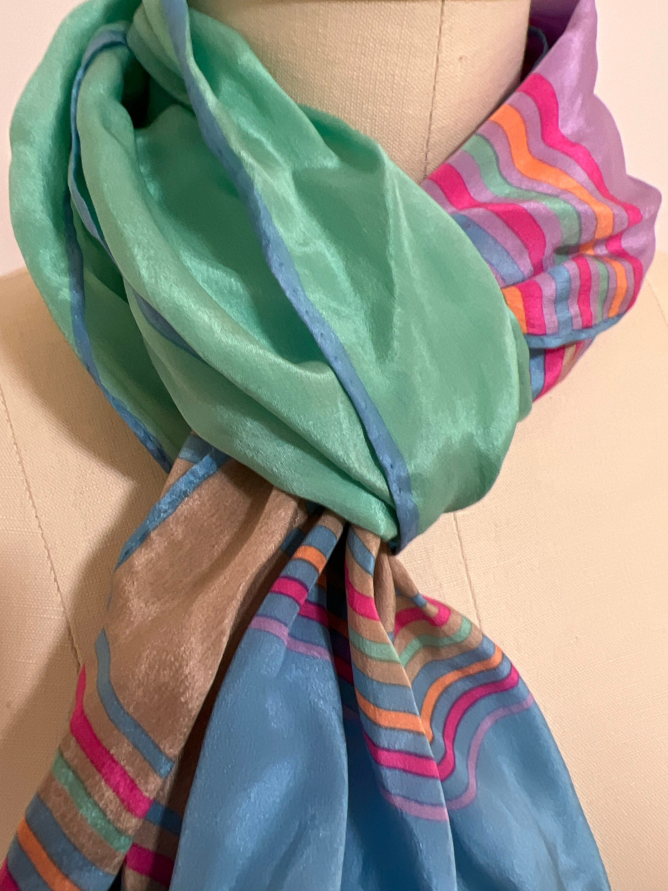 Foulard en soie des années 1980, rayures pastel colorées, rectangulaire par Echo Accessories