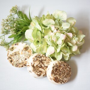 Handmade Goatsmilk Soap - LavenderLemongrass