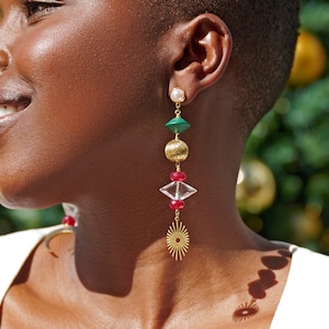 Mismatched Weihnachts Ohrringe: Rubinrote Jade, Quarz, Sonne & Mond