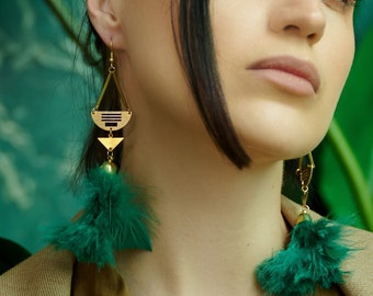 Emerald Green Statement Earrings / Art Deco Style Dangle Earrings / Green Feather Earrings / Fancy Special Occasion Jewelry / Unique Earring