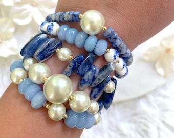 Pulseira elástica com pedra preciosa de sodalita azul: floral e pérola
