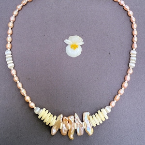 Blush Pink Peach Freshwater and Biwa Pearl Necklace, Short Freshwater Pearl Necklace, Trendy Bohemian Coastal Statement Necklace / Unique