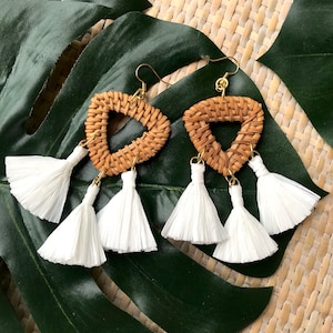 Raffia Tassel Earrings, Woven Rattan Earrings, White Tassel Earrings, Summer Statement Earrings, Neutral Statement Earrings
