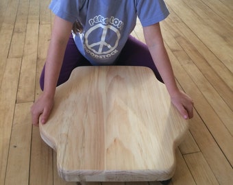 Wooden trolley / scooter / skate board / planche à roulette en bois / wood toy / Waldorf