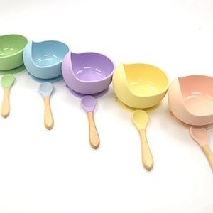 シリコン製ベビー食器セット – 吸盤付きボウル＆スプーン | やけど防止、電子レンジ対応、滑り止め付きベビーフィーディングセット