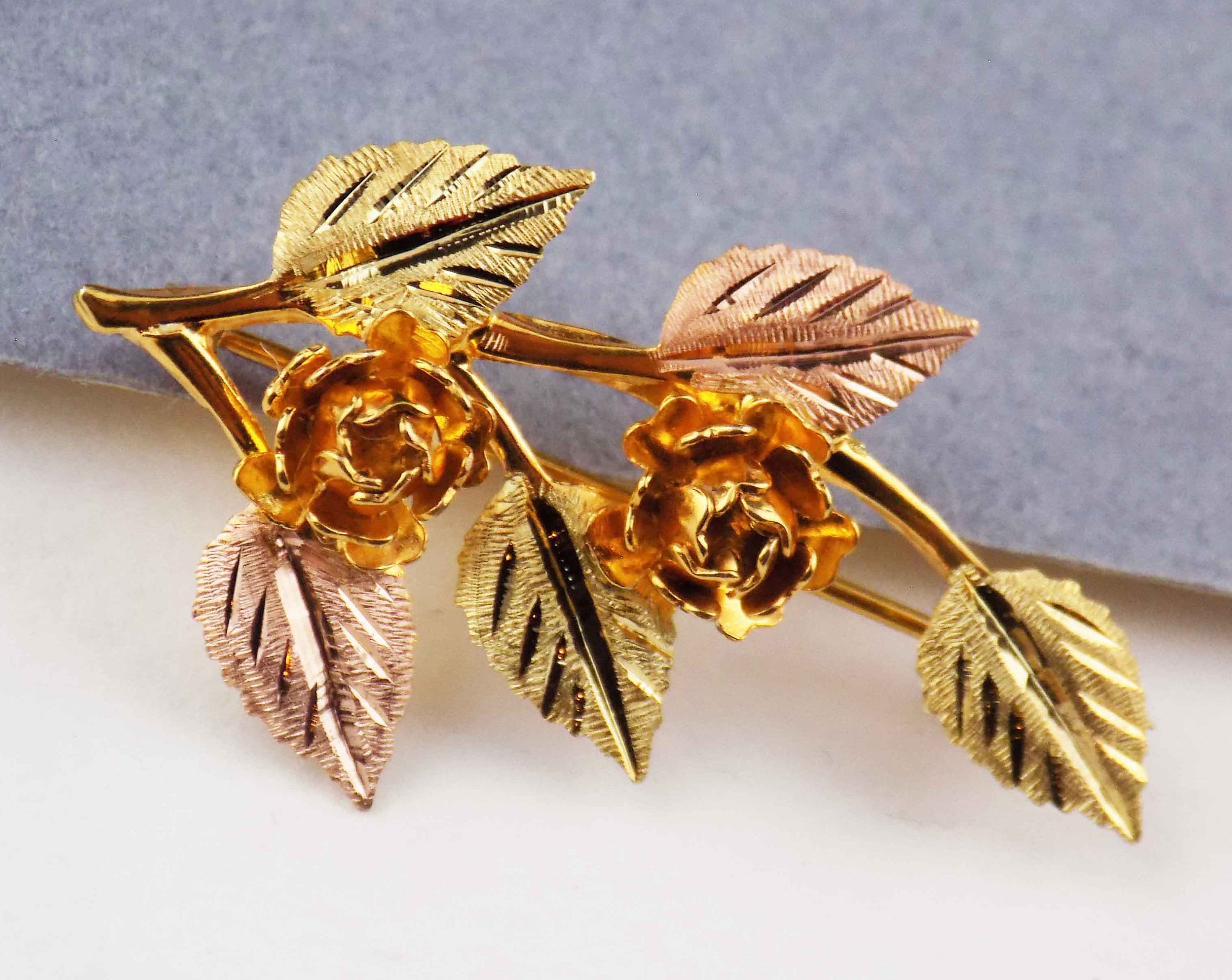Gold Black Vintage Brooch - Etsy