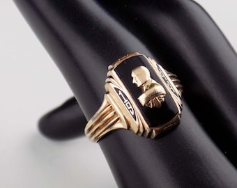 Vintage Amesbury High School Ring Solid 10K Yellow Gold 1945 - Etsy