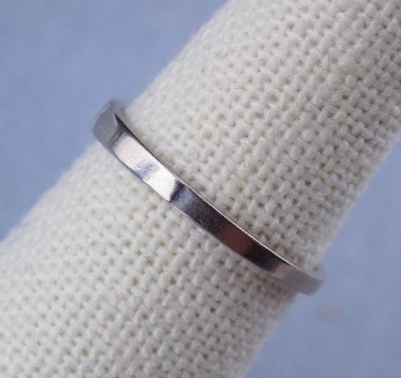 Size 5.75 10K Solid White Gold Stackable Ring Sig… - image 10