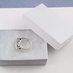 Size 8.5 Brighton Solid Sterling Silver Domed Ring 12.6g 8mm Wide Band With Filigree Openwork Swirls, Substantial & Stackable bild 11