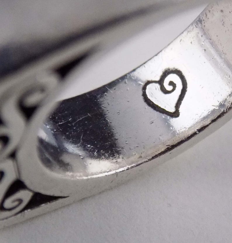 Size 8.5 Brighton Solid Sterling Silver Domed Ring 12.6g 8mm Wide Band With Filigree Openwork Swirls, Substantial & Stackable bild 4