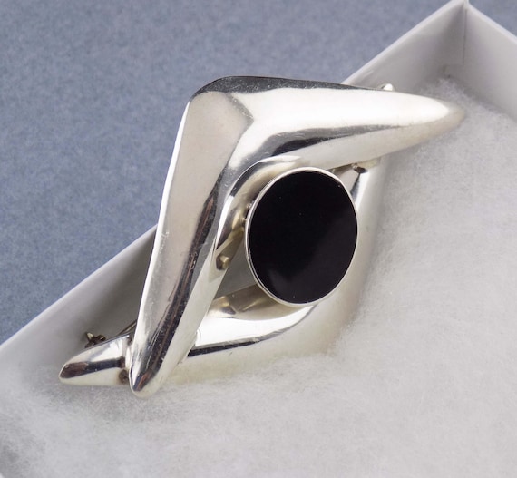 Vintage Taxco Sterling Silver Brooch, Black Enamel, Signed OMA TM-212, 12.1g