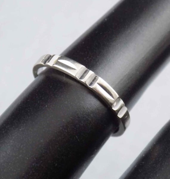Size 5.75 10K Solid White Gold Stackable Ring Sig… - image 1