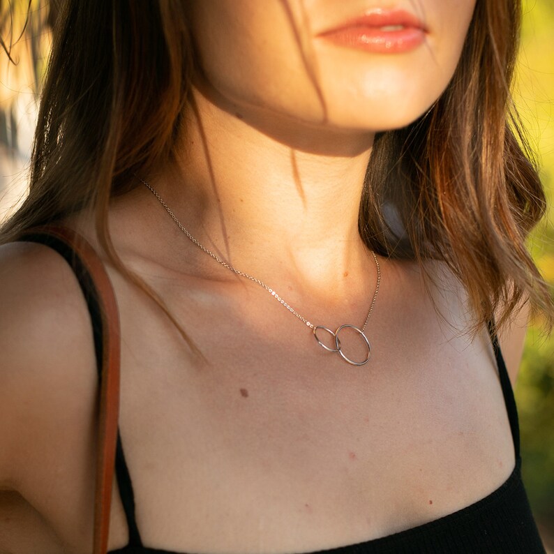2 Interlocking Circles Best Friend Gift Jewelry Best Friend Necklace: BFF Necklace Friends Forever Long Distance Quotes