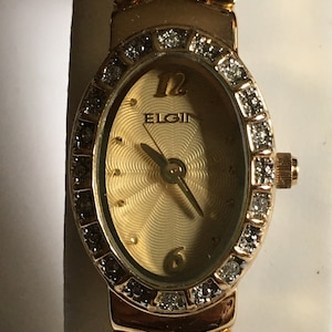 Gold Elgin Oval Women&#39;s Champagne Crystal Elegance! Analog Watch New Old Stock 8&quot;