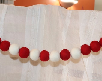 Felt ball garland Red and white, Christmas garland, large 3cm wool felt balls garland decor, red and white garland , Seasonal decor