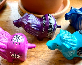 Lion, Kenyan carved soapstone , African lion figure, AFrican animal party