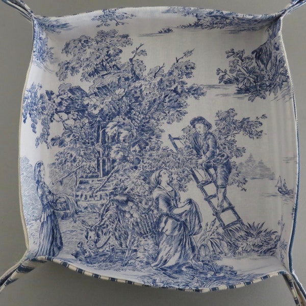 Bread and Patissiere Basket, Fabric Tray, Blue Toile de Jouy