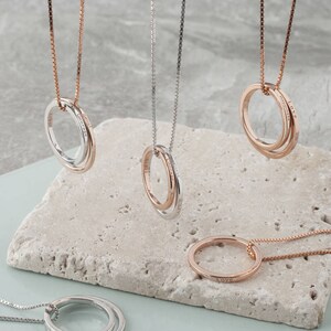 Sterling Silber & Rose Gold Kreis Halskette mit Inspring positive Affirmationen mit einzigartigen Nachrichtenkarten beschriftet