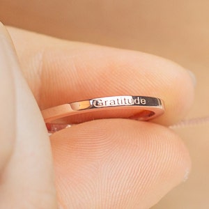 Rose Gold Dankbarkeit Ring Kreis Halskette aus massivem Silber mit Inspirierende Botschaft Karte -