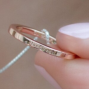 Rose Gold Glück Ring Kreis Halskette aus solid EnIlver mit inspirierenden Nachricht Karte -