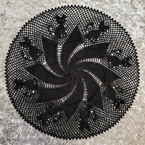 Shadow Cat Pinwheel Doily Pattern