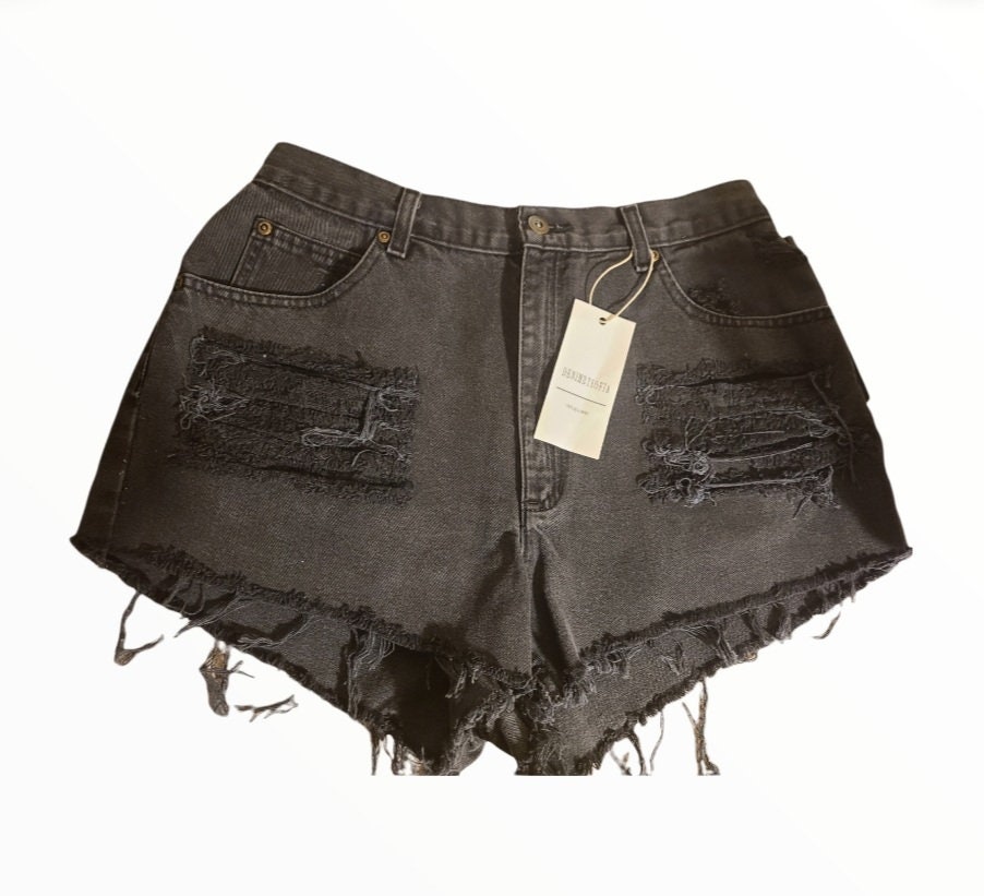 High-waisted Black Distressed Vintage 
