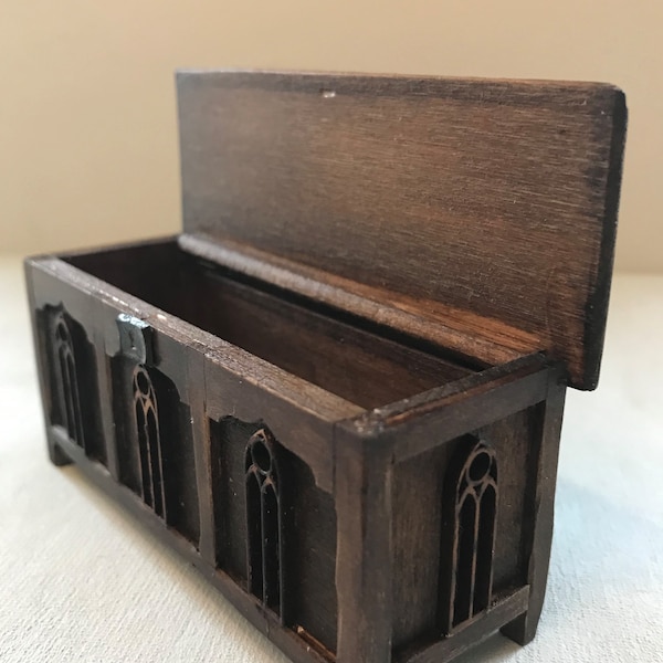 Dower Chest Opening Trunk Blanket Box for Dolls Houses Tudor Medieval Gothic Wizard Primitive Hand crafted Wood 1/12th one inch scale