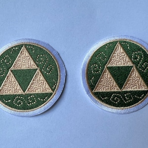 2 x kompletta Triforce-logotypinsignier Legend of Zelda broderade applikationer stryk-på/söm-på-lappar