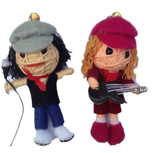 Brisuren und Angus von AC/DC Voodoo String Doll Key Art Set Lucky Charm Cosplay