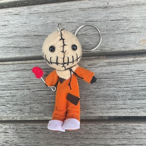Sam Trickster Horror Halloween Kult Handgemachte String Puppe Schlüsselanhänger Voodoo Charme Cosplay Süßes oder Saures