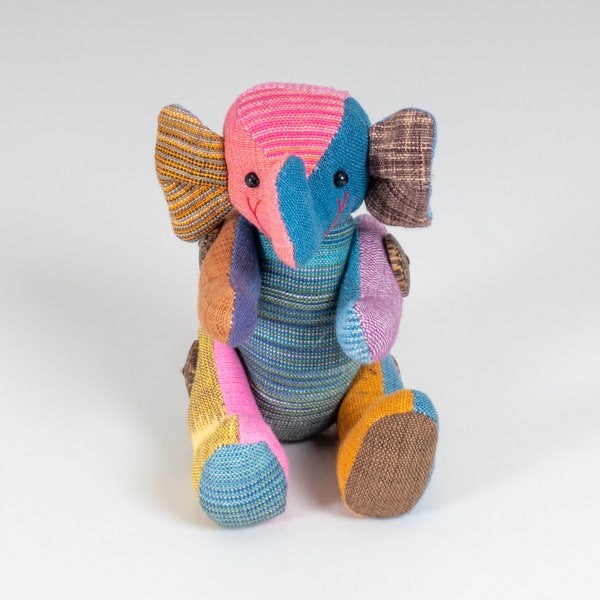 Éléphant en patchwork fait main - Coton bio - Figurine/jouet animal décoratif