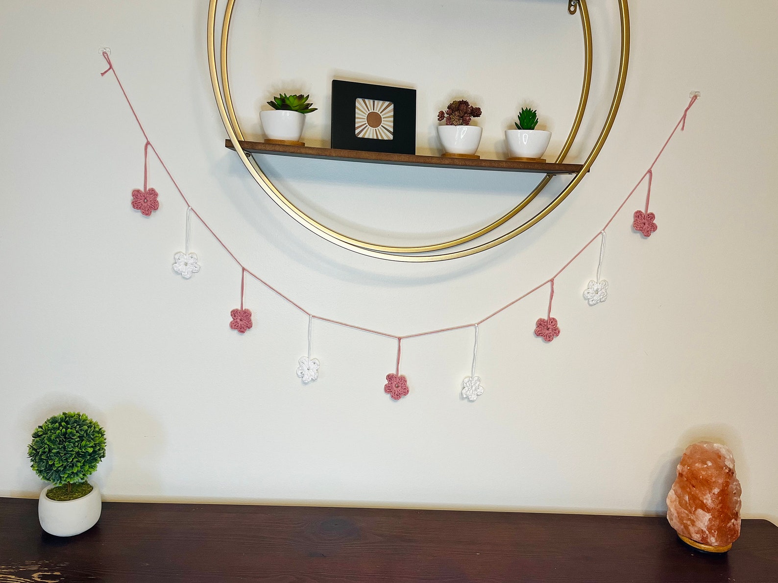 Festive Flower Garland // Cute Crochet Dangling Flower Garland ...
