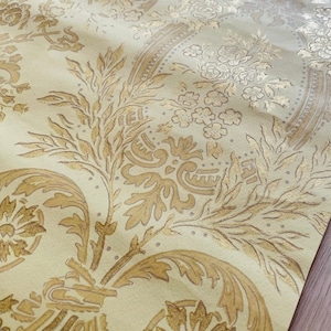 Carta da parati vintage giallo dorato con accenti dorati - VENDUTA tagliata a misura