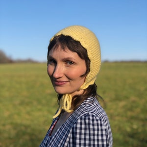 MeganFaithMakes' Blossom Bonnet Knitting Pattern PDF (English)