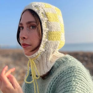MeganFaithMakes&#39; Battenberg Balaclava Knitting Pattern PDF (English)