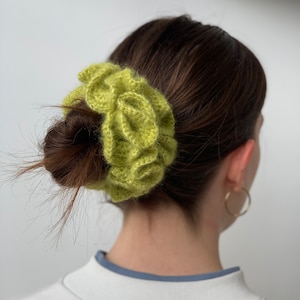 MeganFaithMakes' Seaweed Scrunchie Crochet Pattern PDF (English)