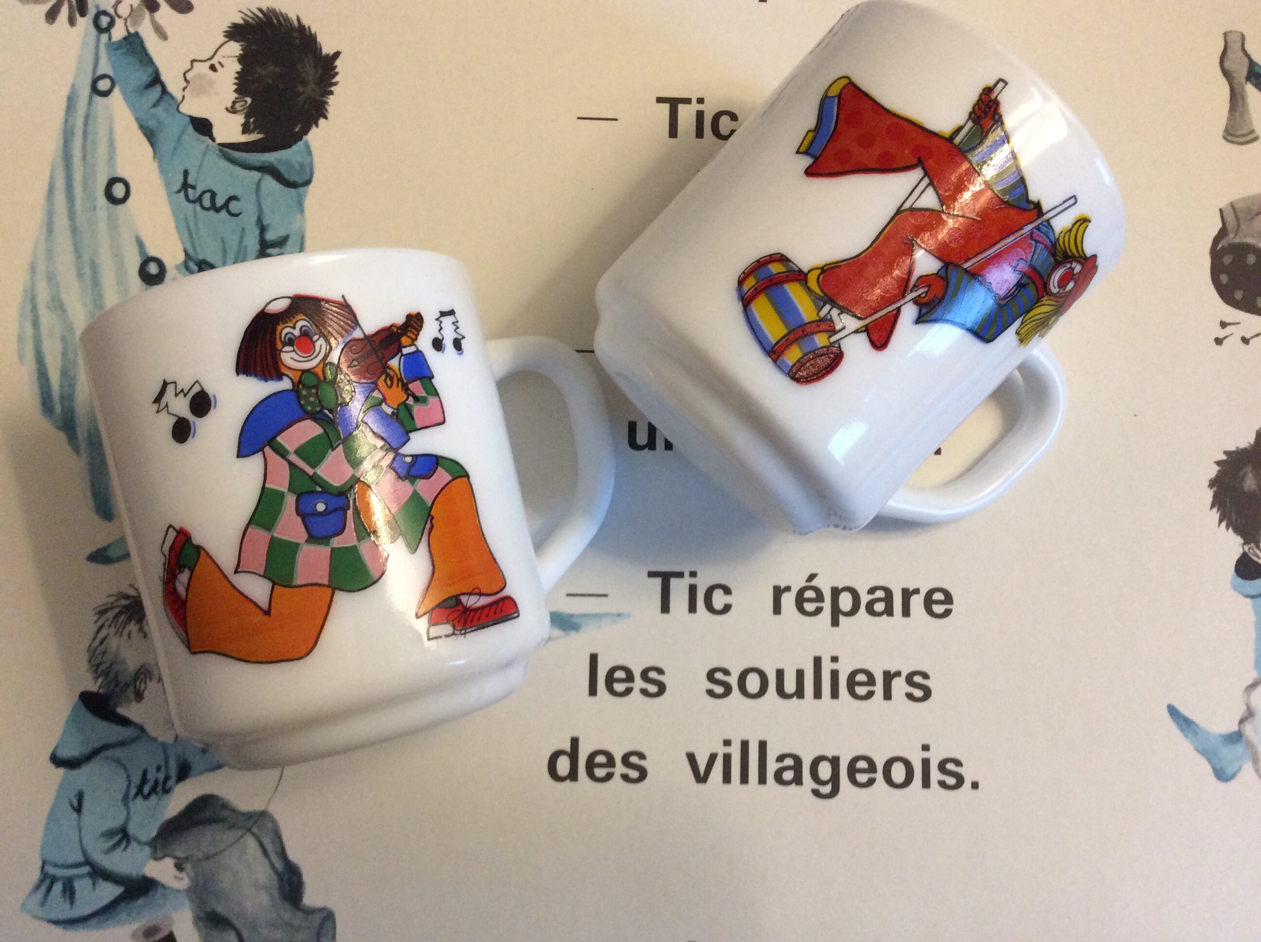 1 Français Vintage Arcopal Funny Clowns Mug - de Cirque Heureux Colorés