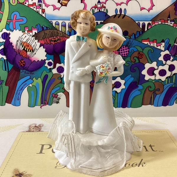 French Vintage Kitsch Wedding Cake Topper - 60s 70s Bride and Groom Cake Decor - Bridal Shop Prop Decoration - Wedding Cake Bakery Prop