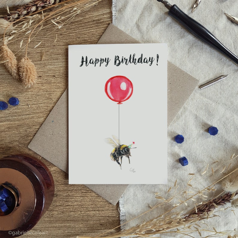 Carte de joyeux anniversaire | petite carte d'anniversaire bourdon | Carte vierge A6 | Faune sauvage | Illustration de la faune | Bourdon et ballon image 1