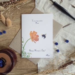 carte pour la fête des mères | Bonne fête des mères | Bourdon et fleur | Fleurs | Carte vierge A6 | Abeille image 1