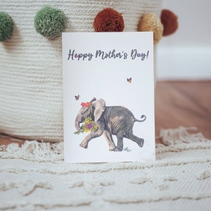 carte pour la fête des mères | Bonne fête des mères | Éléphant avec des fleurs | Papillons | Fleurs | Carte vierge A6 | Éléphant image 2
