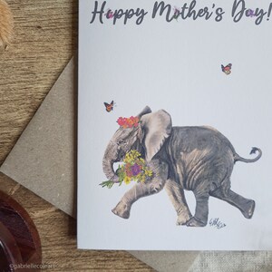 carte pour la fête des mères | Bonne fête des mères | Éléphant avec des fleurs | Papillons | Fleurs | Carte vierge A6 | Éléphant image 3