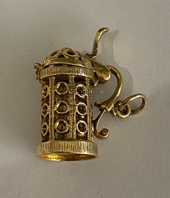 Gold Ornate Tankard Charm