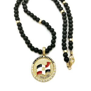 Dominican Republic Map Round Pendant 8mm/18 », 20 » Wooden Beads Chain Fashion Necklace
